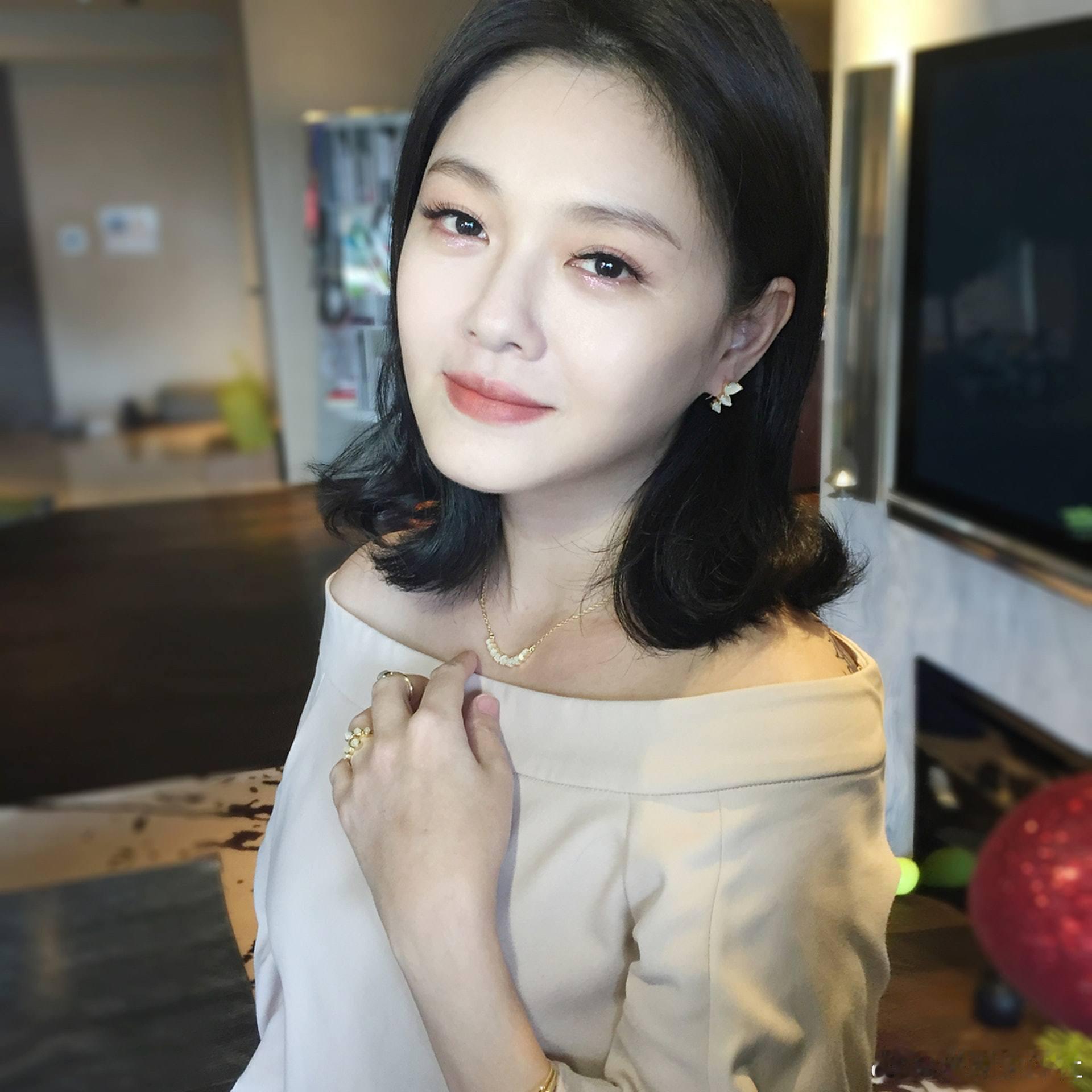 大S（徐熙媛）被瘋傳死訊，3日一早妹妹小S證實姊姊熙媛，因得了流感併發肺炎離世，
