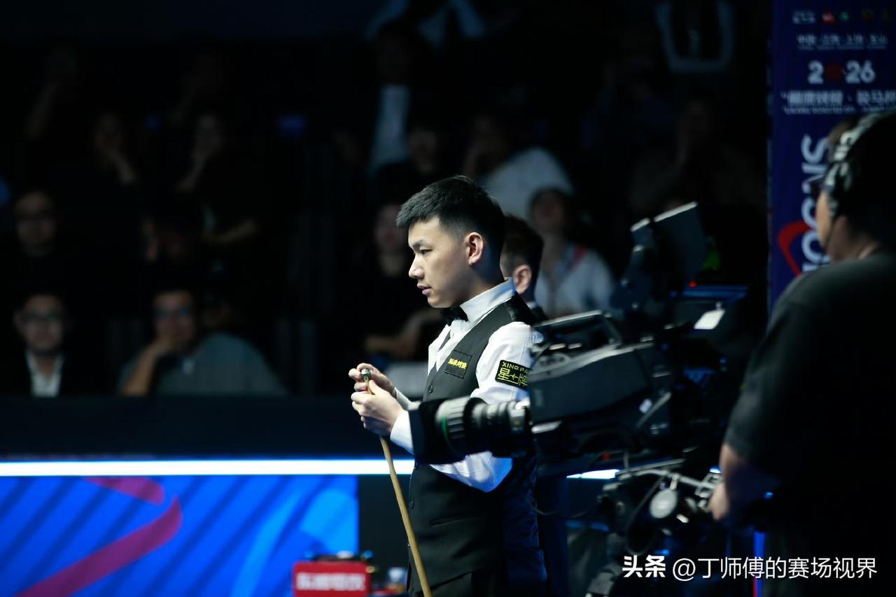 龙泽煌不敌赵心童赛后采访：“我没有过多去考虑输赢的问题，就是一杆一杆去打，（决胜