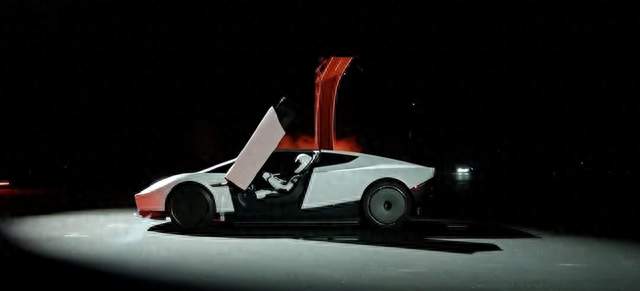 特斯拉Roadster演示“飞车”，2028年量产仍有变数