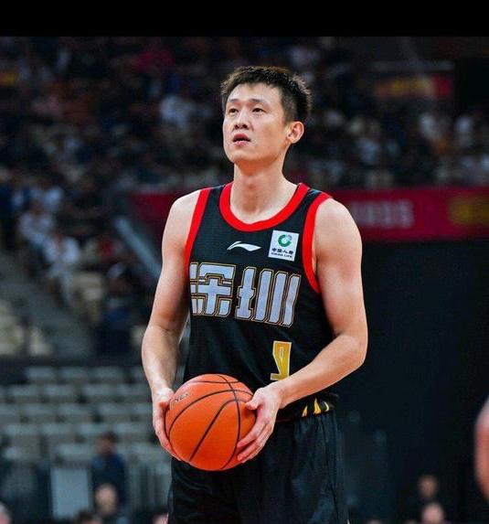 老将周鹏有望重回广东宏远男篮，能在宏远退役应该是最完美的事情了！

近日，有消息