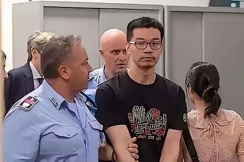 不知道说的对不对，是时候抓几个美国和意大利的毒贩了。徐伟泽在毫无实据的情况下被美