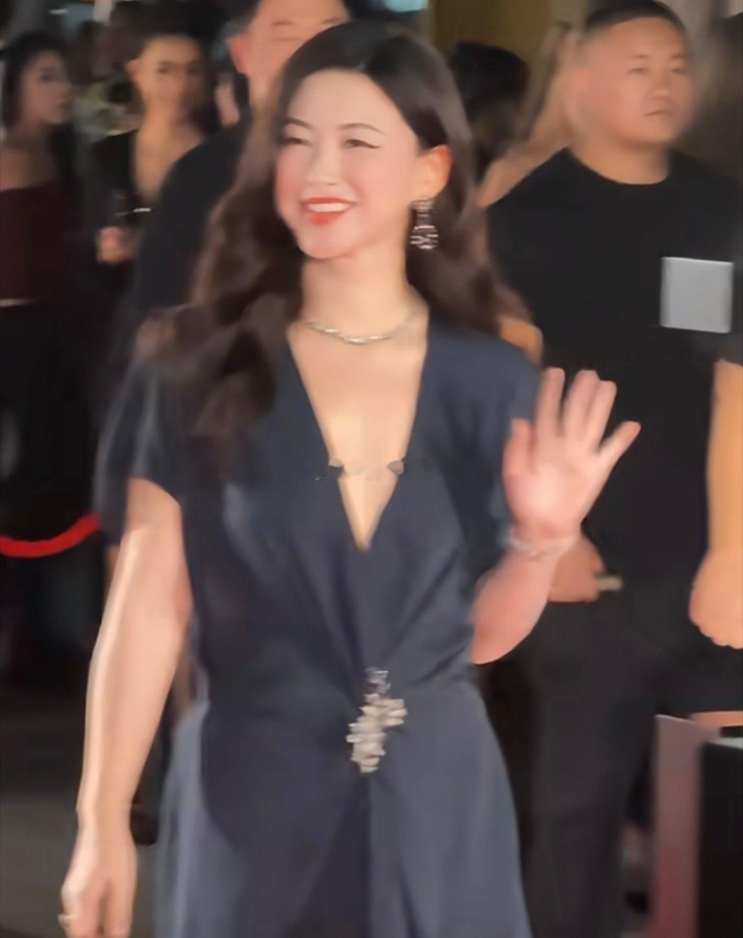朱珠低调干净又多金，小鲜肉老公很爱她，妥妥的人生赢家！ 