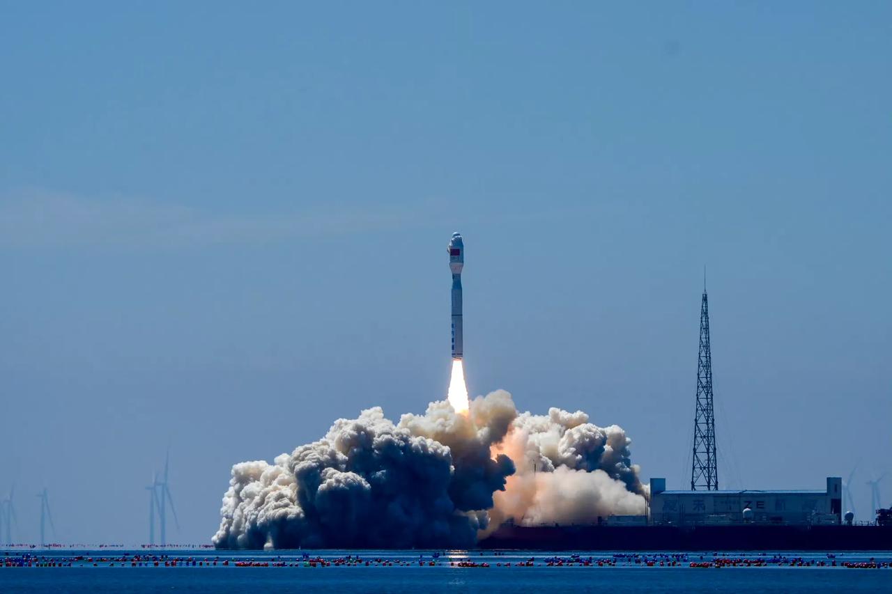 简简单单，今天又来一发小火箭，一箭双星圆满成功。