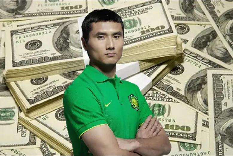 邵佳一退役后早就不缺钱！

1；国内联赛时期赚了3232万人民币；

2；北京国