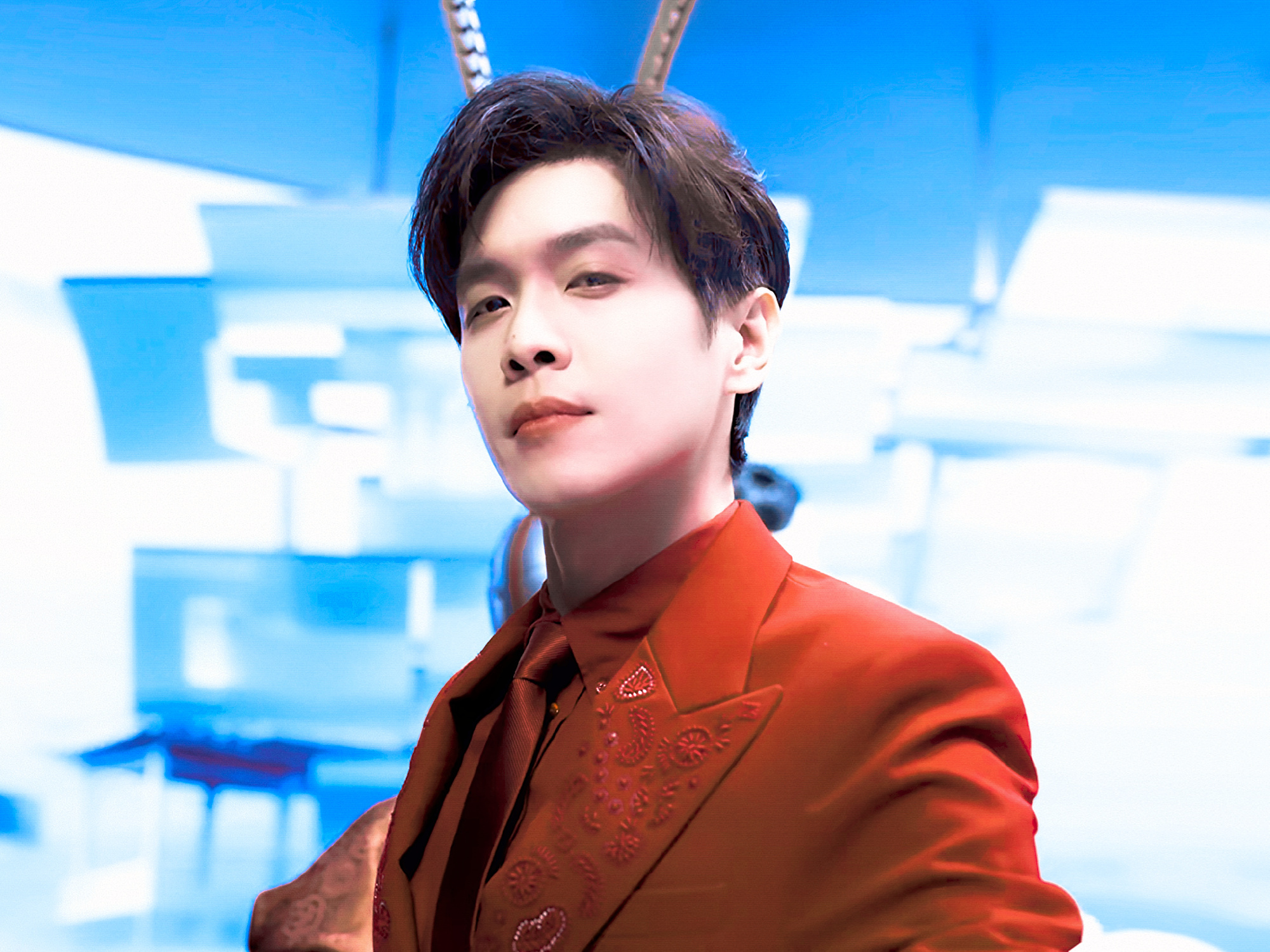 张若昀打响指这一下谁懂，这个张若昀打响指抓金箍棒咋这么帅！！背后是不是五竹叔假扮