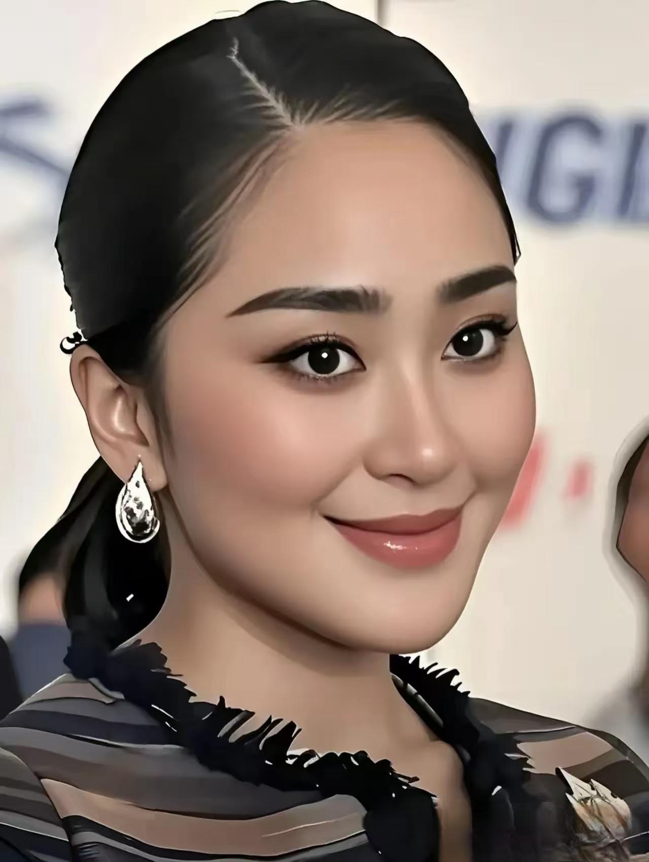 一切尘埃落定！

柬埔寨的洪森真神算也！他之前说佩通坦可能干不久，结果还真让他说