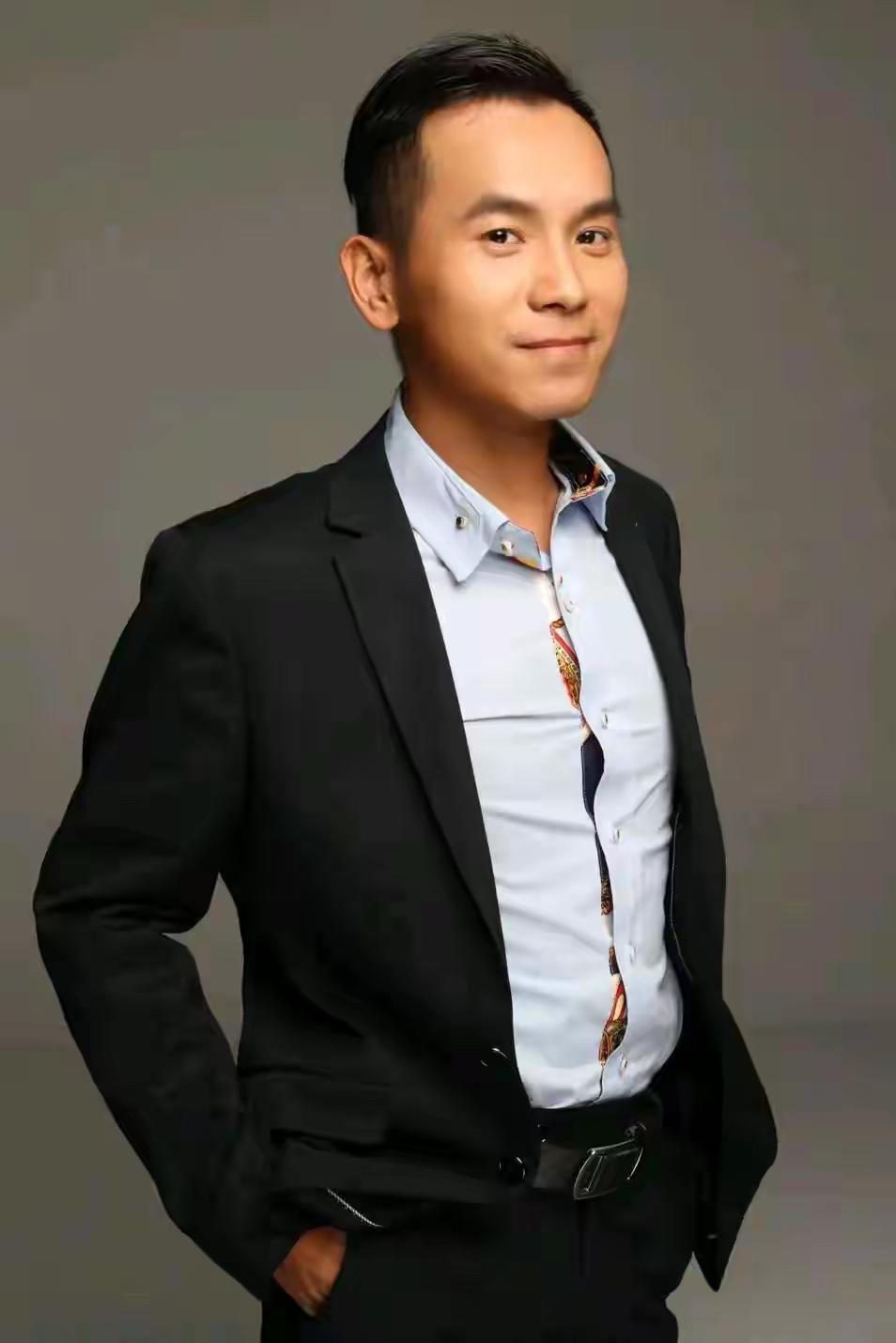 【著名相声演员陈印泉裂穴，郭德纲是否会重新招揽他呢？】
近日，著名相声演员、相声