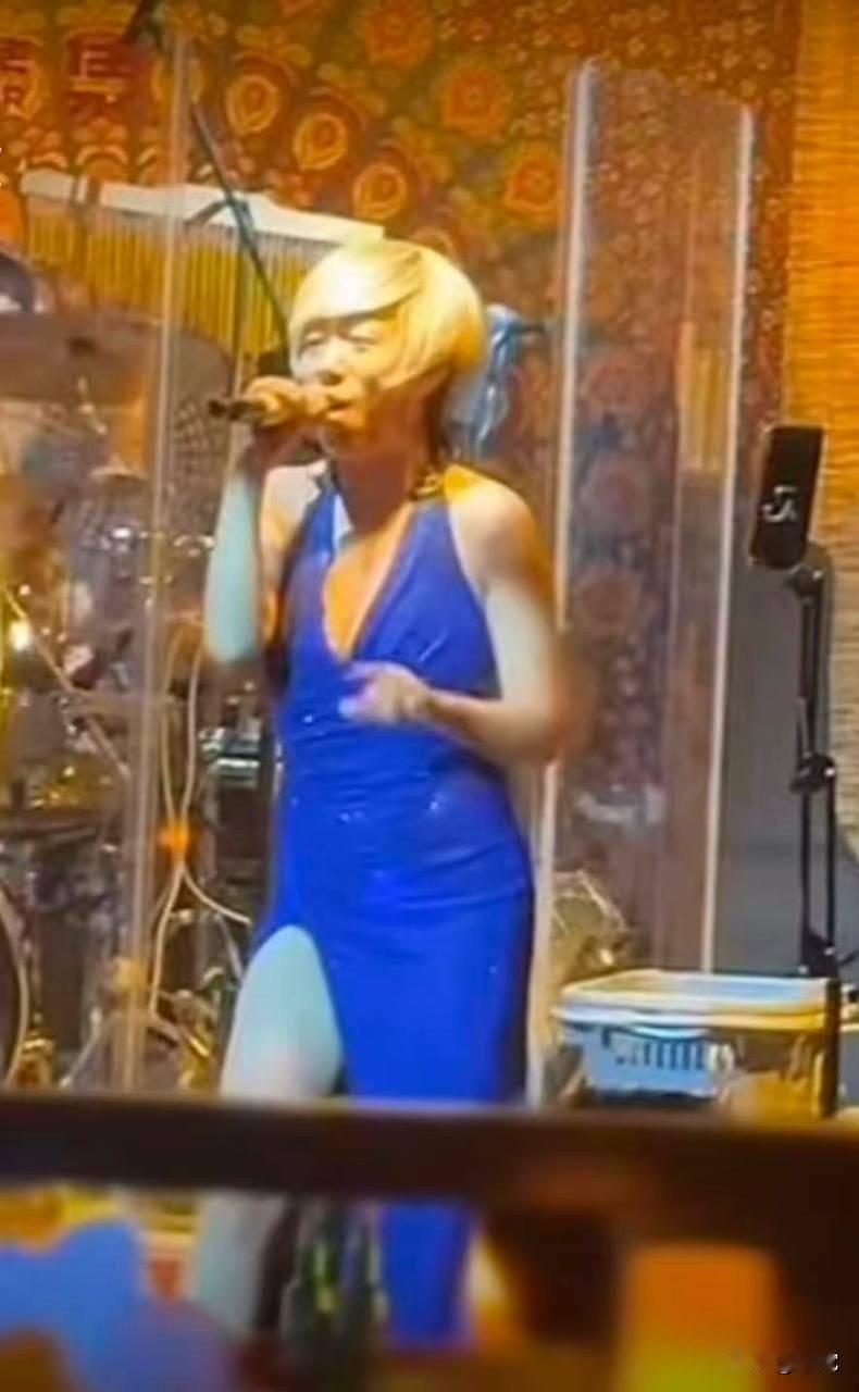 “黄渤”兼职在库尔勒驻唱
😁😁真的好像
又找到和黄渤哥共用一张脸的了
原来这