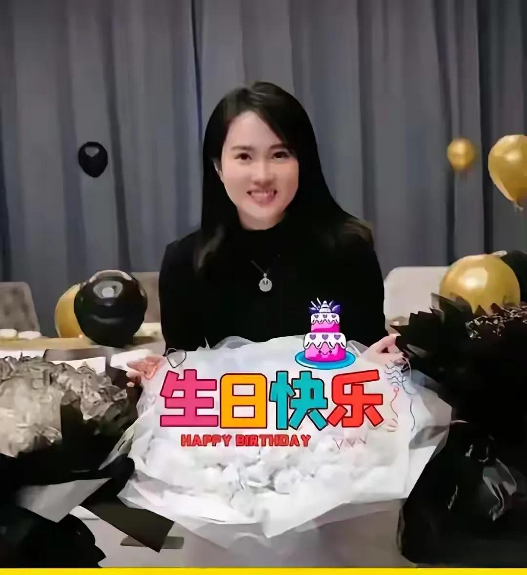 陈若琳，你真的太幸福了！

第一，带出奥运冠军，这是多大的荣耀！
第二，被全红婵
