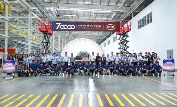 比亚迪泰国罗勇工厂完成第 7 万辆整车下线，用时仅 17 个月。作为比亚迪在中国
