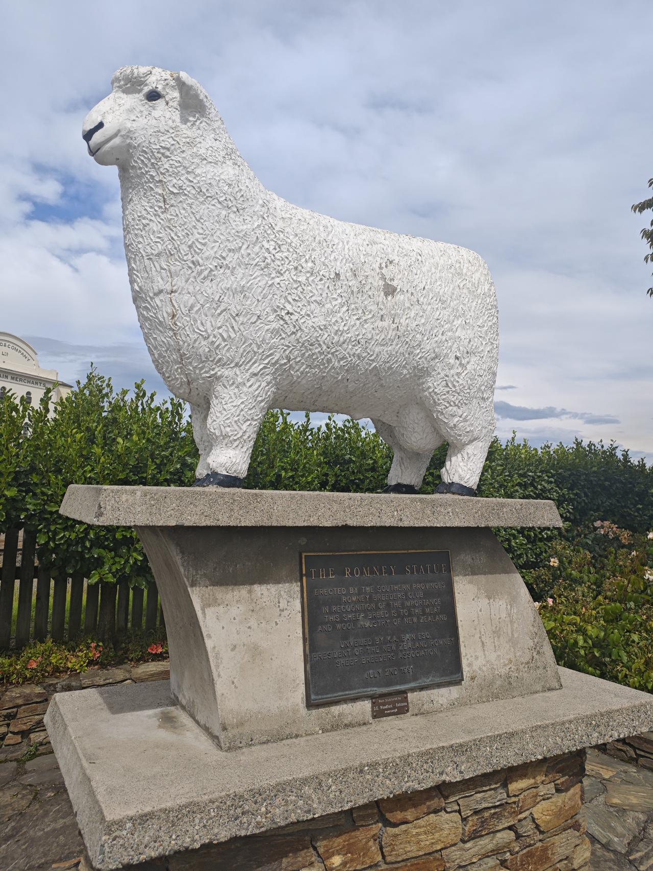 旅途的最南端

戈尔镇是我们这次南岛之旅的最南端，南纬46.1度，也就是说这里是