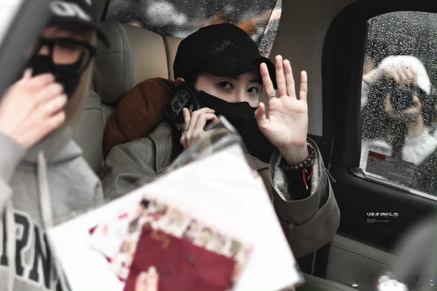 合肥遍地都是于文文于文文又来合肥了 合肥已成于文文快乐老家！红衣造型喜庆出圈，颜