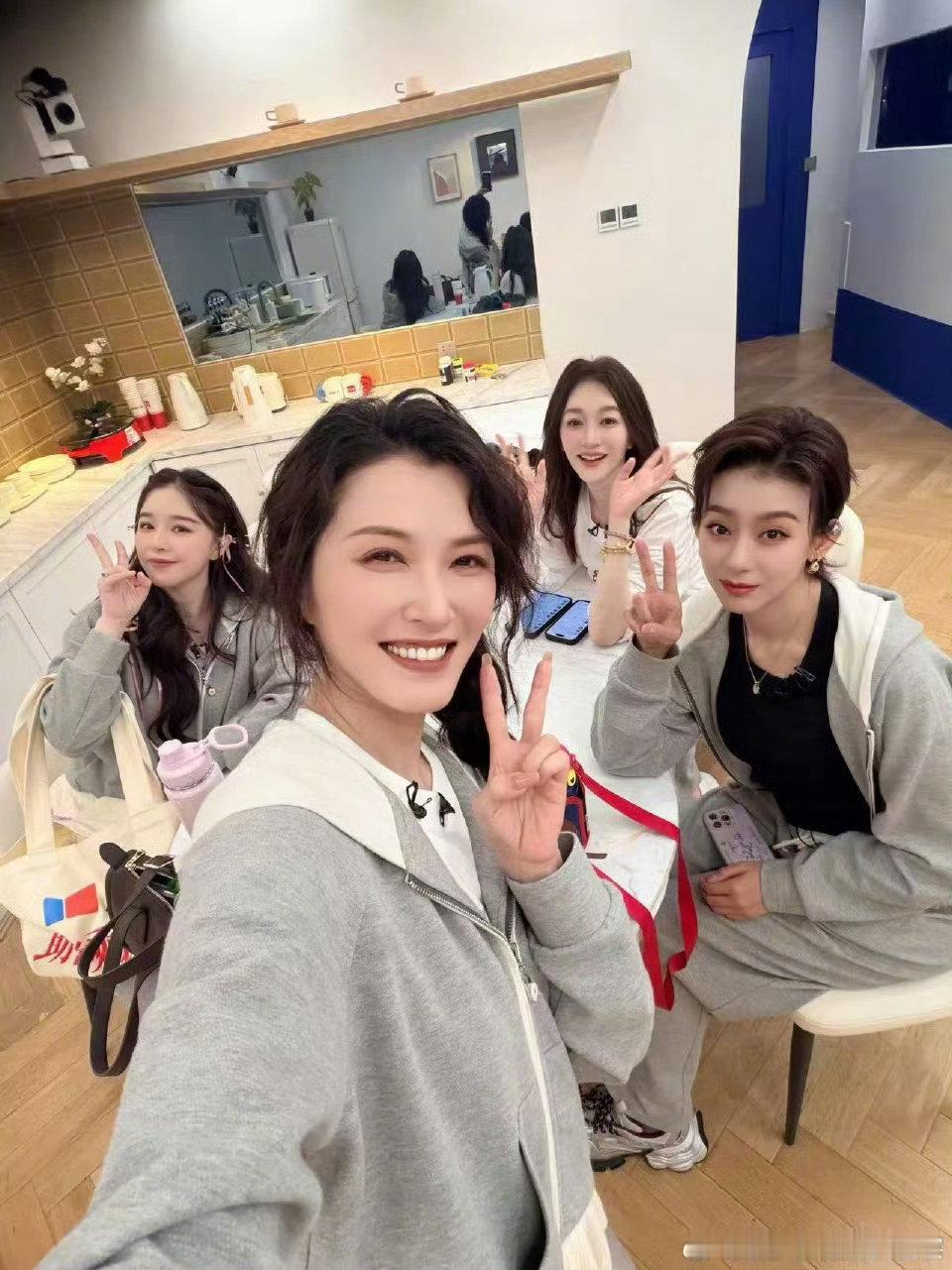 这组合太惊喜了！vocal实力在线，《我会等》舞台狠狠期待李小冉徐洁儿阚清子侯宇