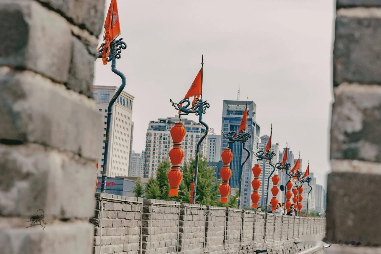🇨🇳国庆D4｜西安城墙人从众模式开启🔥
国庆假期第四天🚩，西安城墙直接开