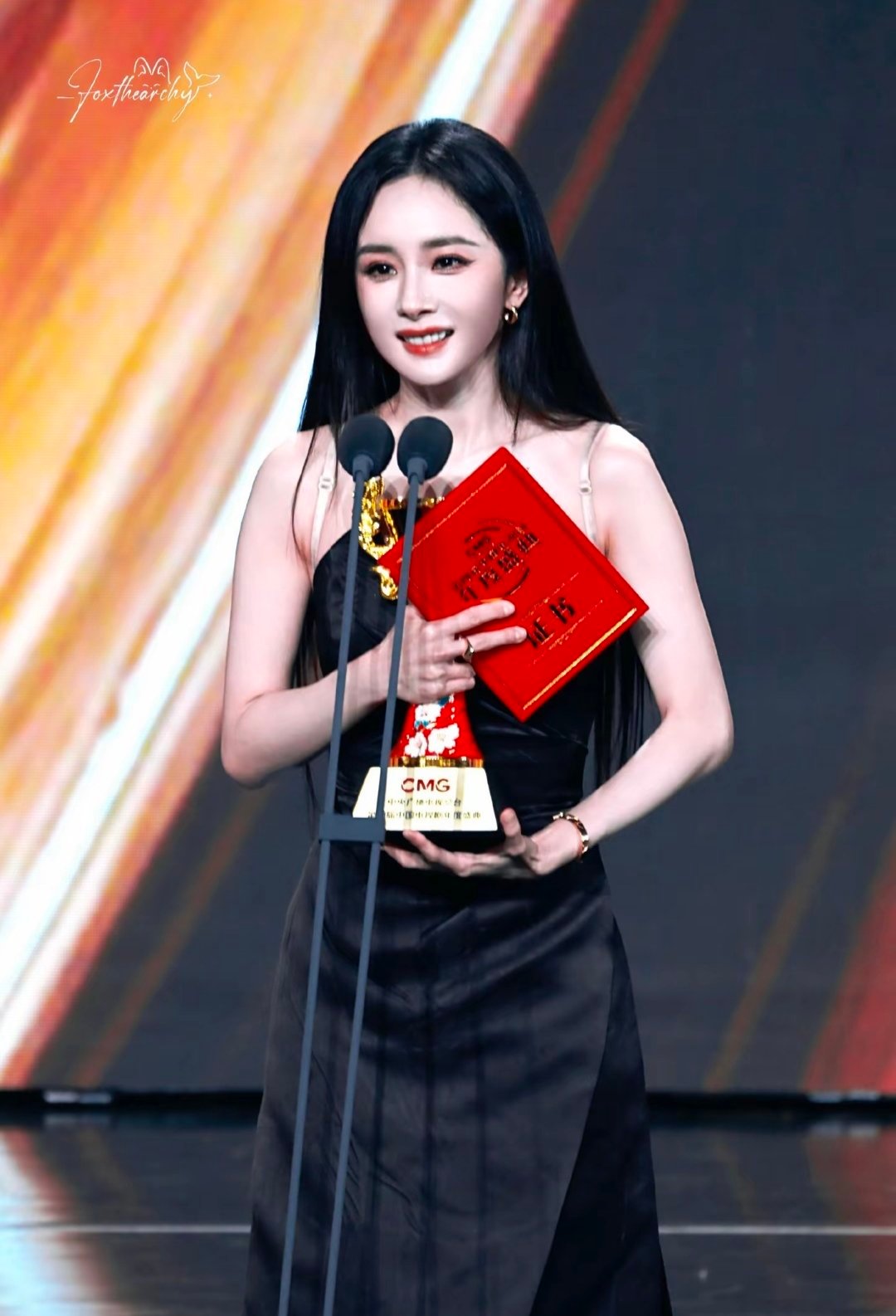 杨幂杨幂 ym杨幂哈尔滨一九四四 ym杨幂没有一顿火锅解决不了的事“要是有任意门