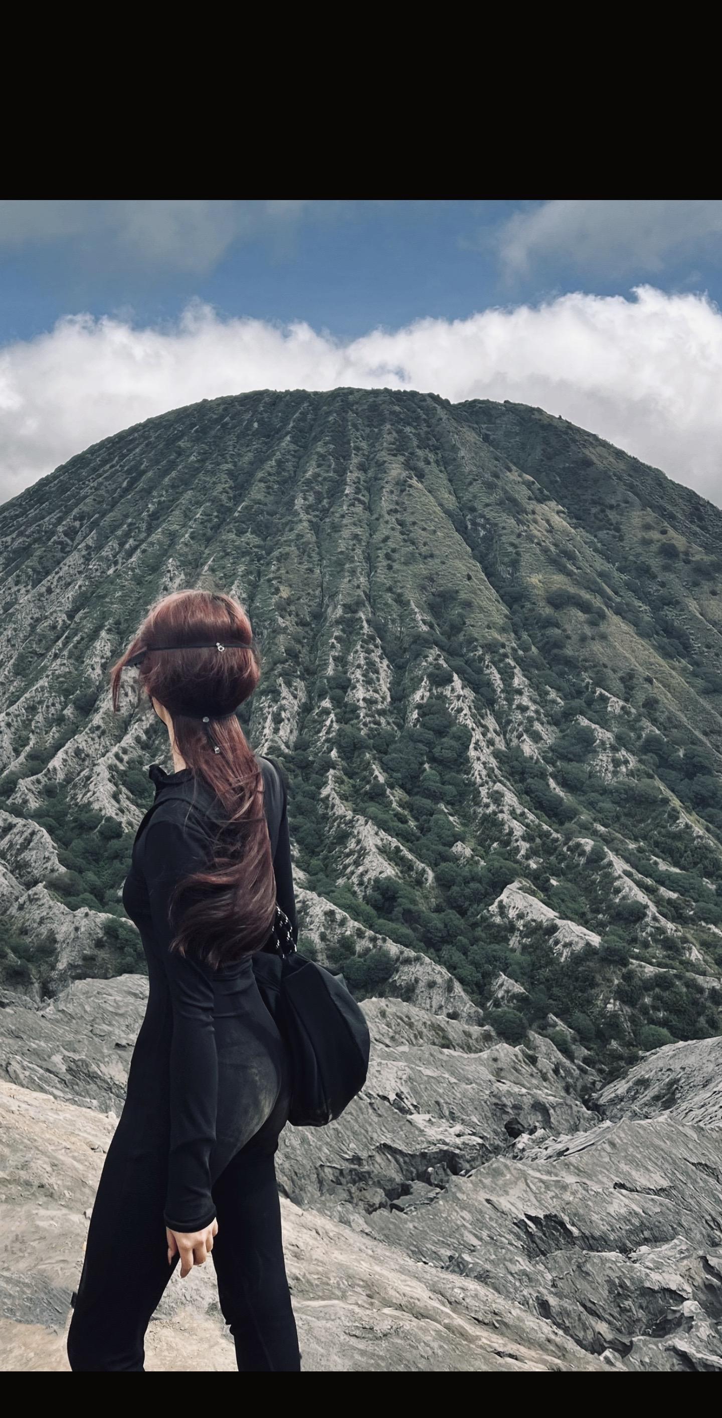 勇敢的人先享受火山灰