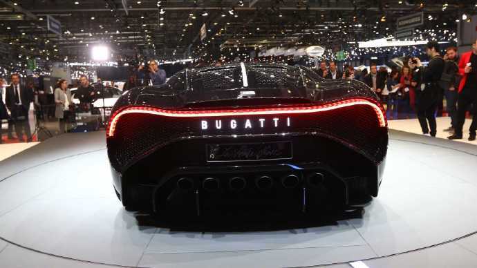 布加迪Bugatti La Voiture Noire，这六出尾排很霸气哦！ ​