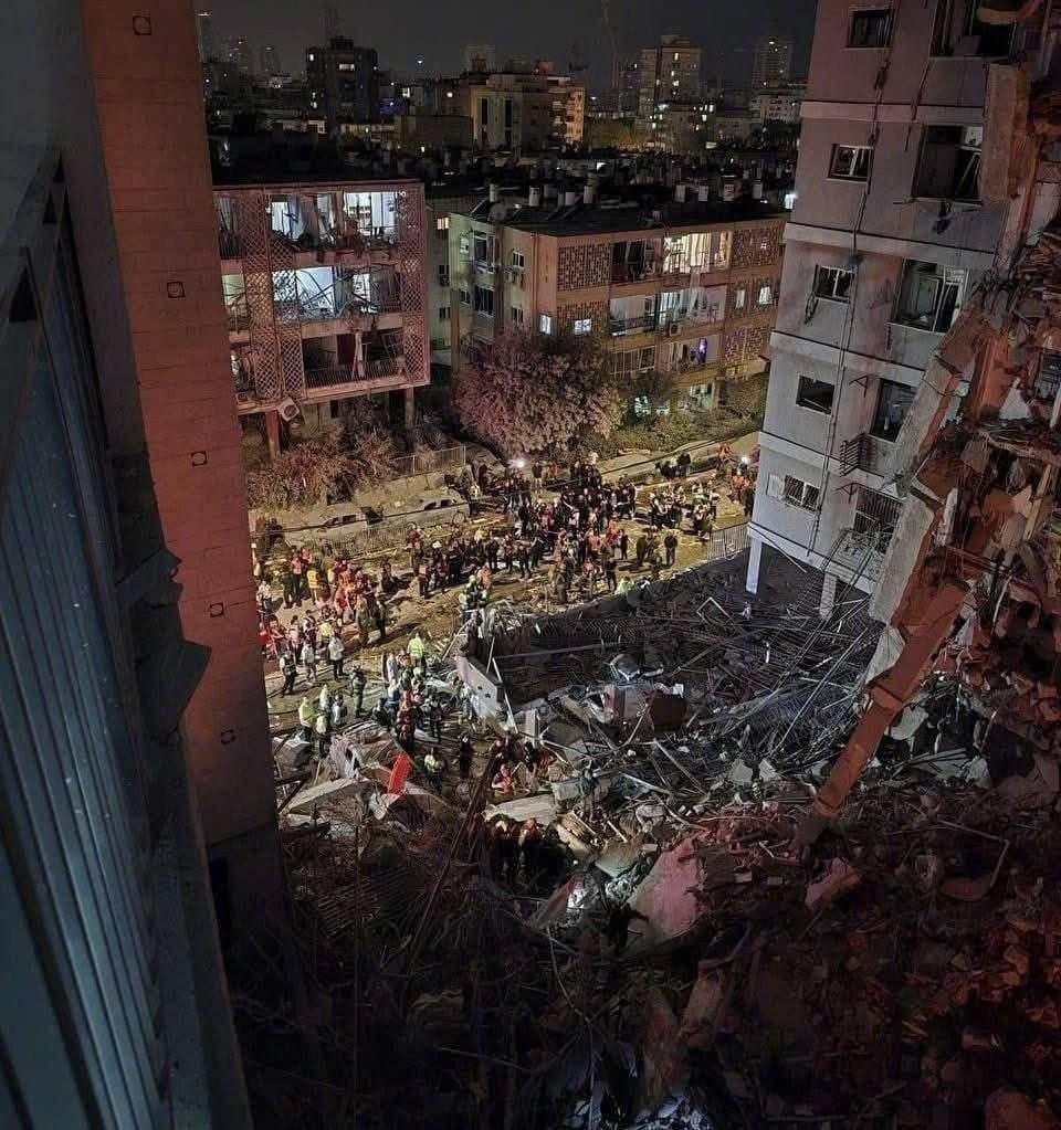 相比加沙（图1），以色列还是相当繁华（图2）。 