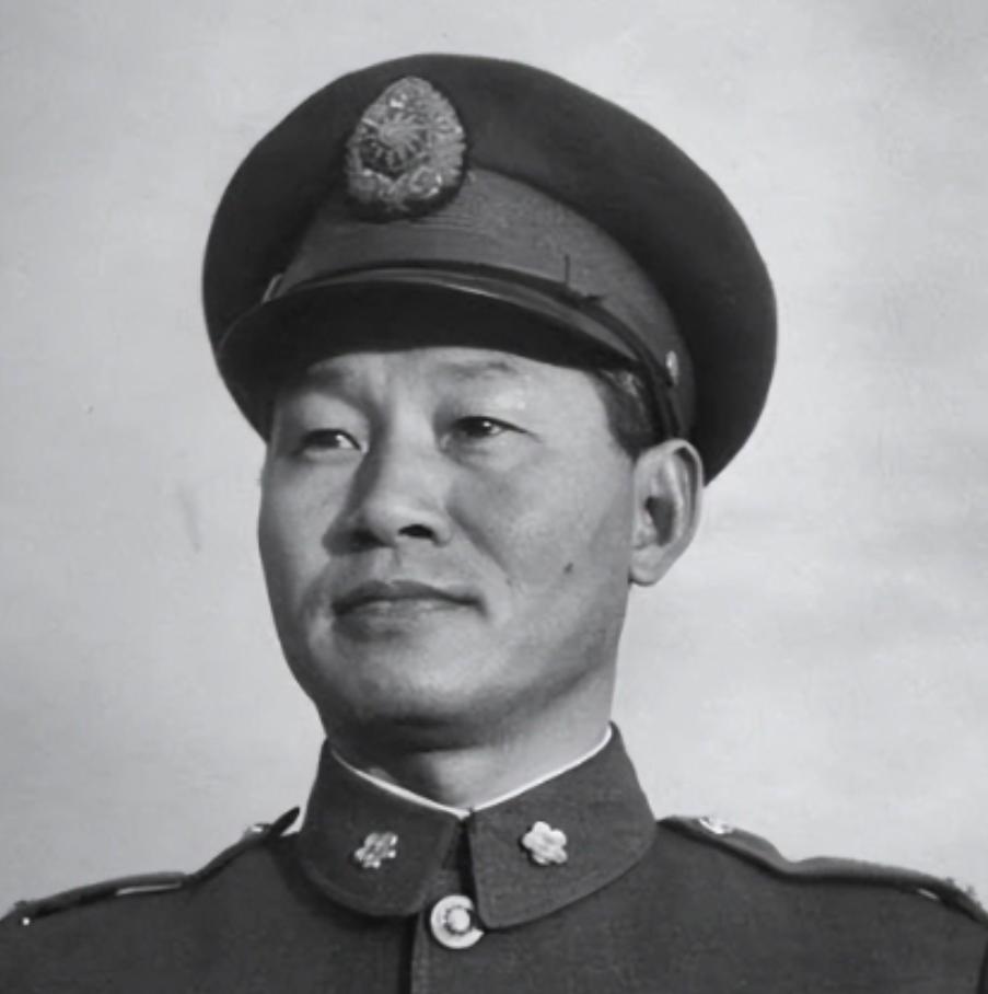 1951年，孙立人脱了衣服上床睡觉，习惯性地搂住老婆，却发现手感不对劲，他一怔，