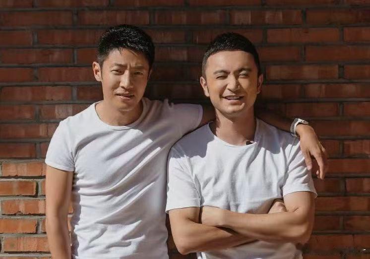 撒贝宁尼格买提 业务这块是专业的 撒贝宁和尼格买提不仅大场面稳如老狗，小细节也从