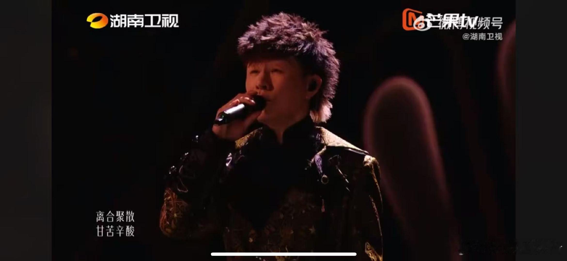 歌手总决赛 歌手总决赛开场大合唱歌王之战正式打响，开场秀《我歌唱的理由有很多》，