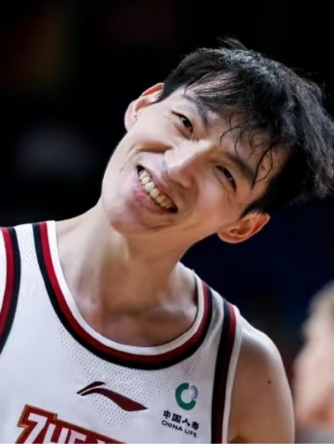 常规赛末战5记三分砍15分！季后赛吴前该怎么用？最优解其实很简单

    只打