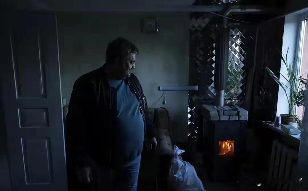 俄罗斯不再留手！乌克兰电力遭到毁灭打击，泽连斯基紧急求援过冬

寒冬的阴影笼罩着