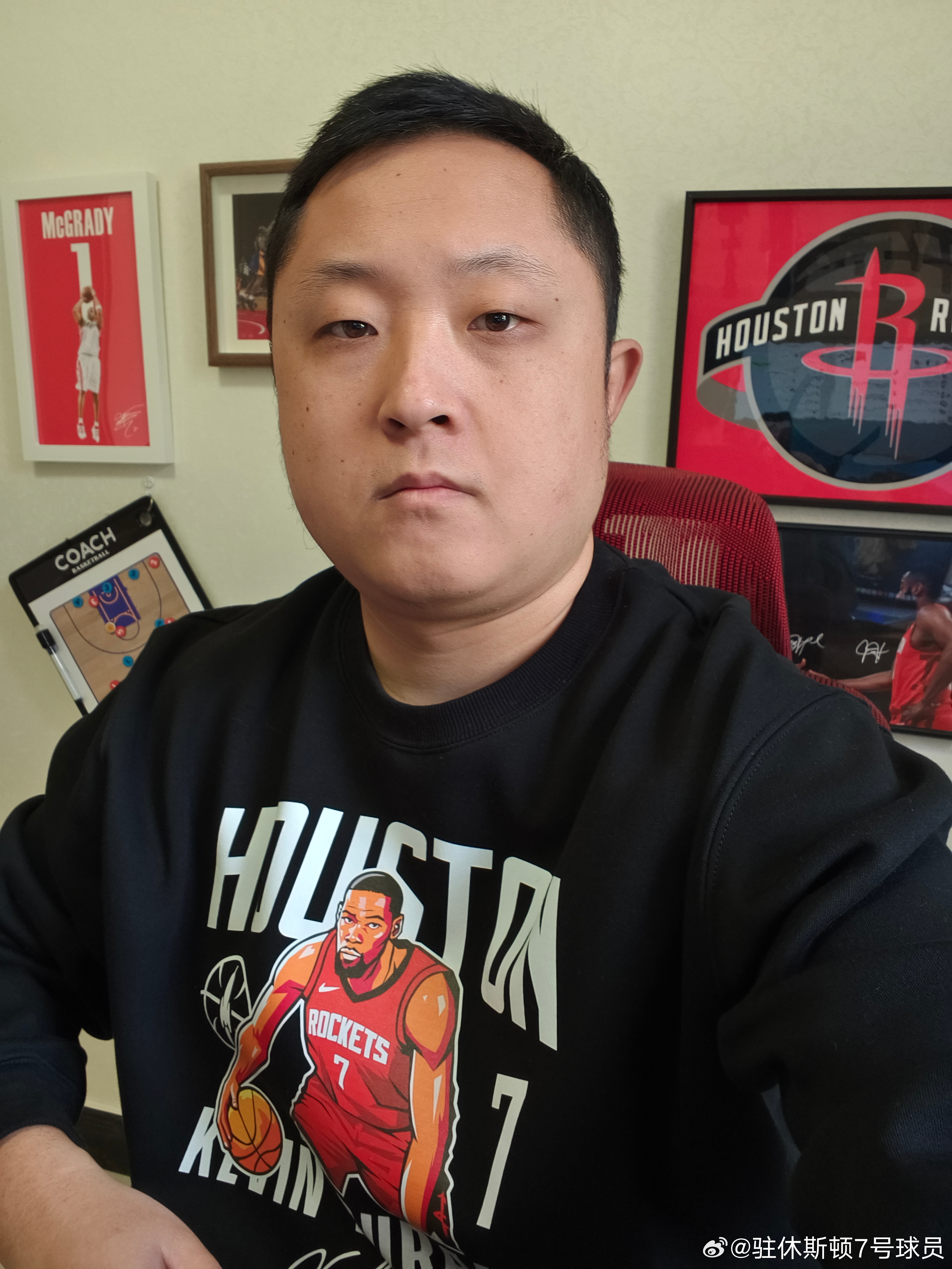 杜兰特是真的拼了！KD战袍已经安排！稍后直播间见！ 