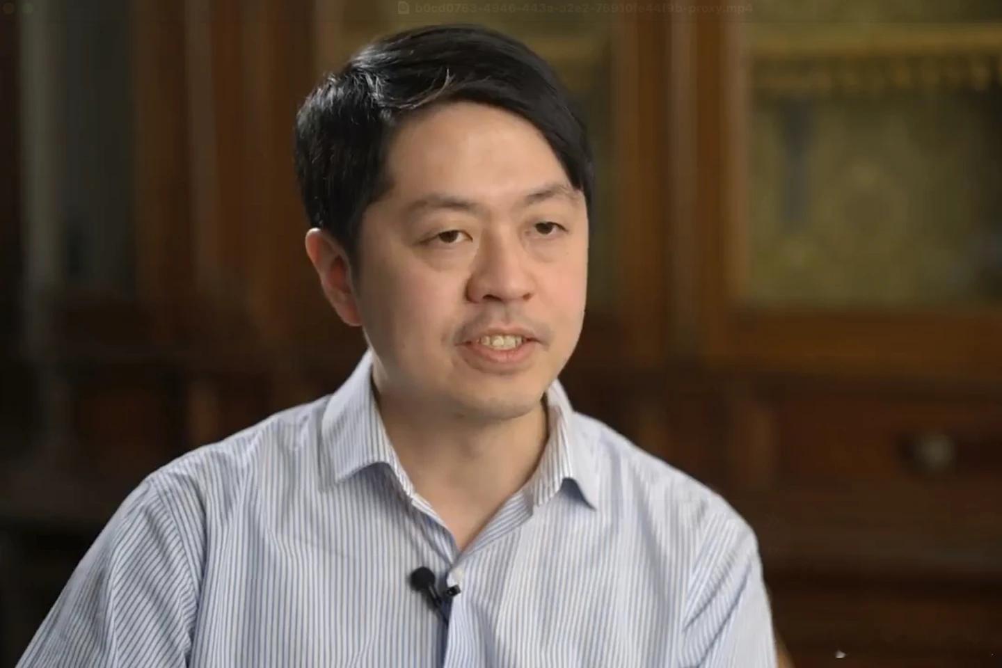 【香港被通缉许智峯获得澳大利亚“庇护”】[念念不忘的澳大利亚？还是罪犯窝藏地？]