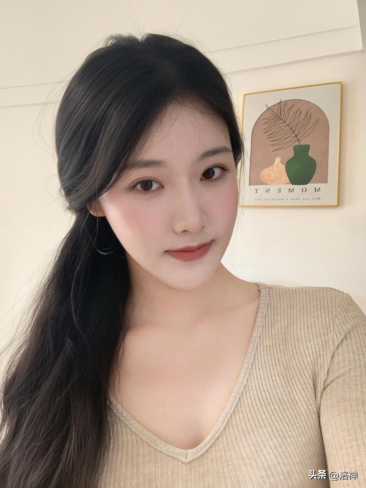 别卷了！
素颜的气质才是女生的顶级滤镜||谁懂啊！颜值是天生的
爹妈给的就那样了