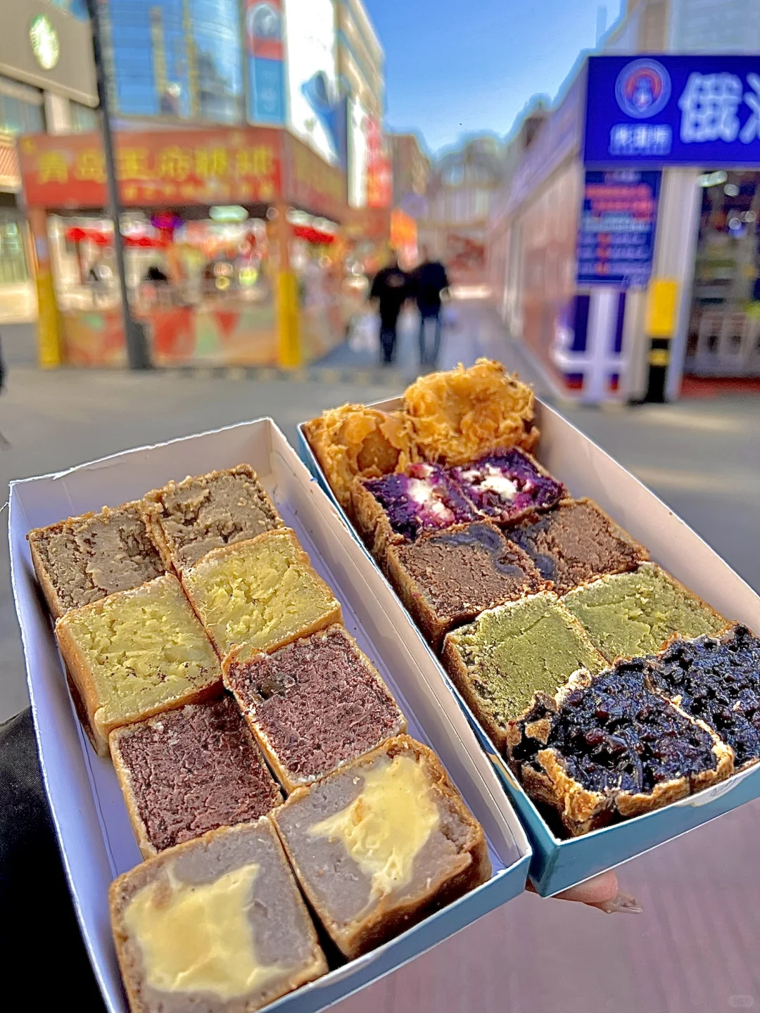 青岛台东顺路买的！！ 一口下去很炸裂……