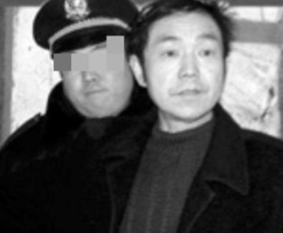 “打！给我狠狠的打！”1998 年 11 月 14 日下午，在西安某条偏僻的小巷