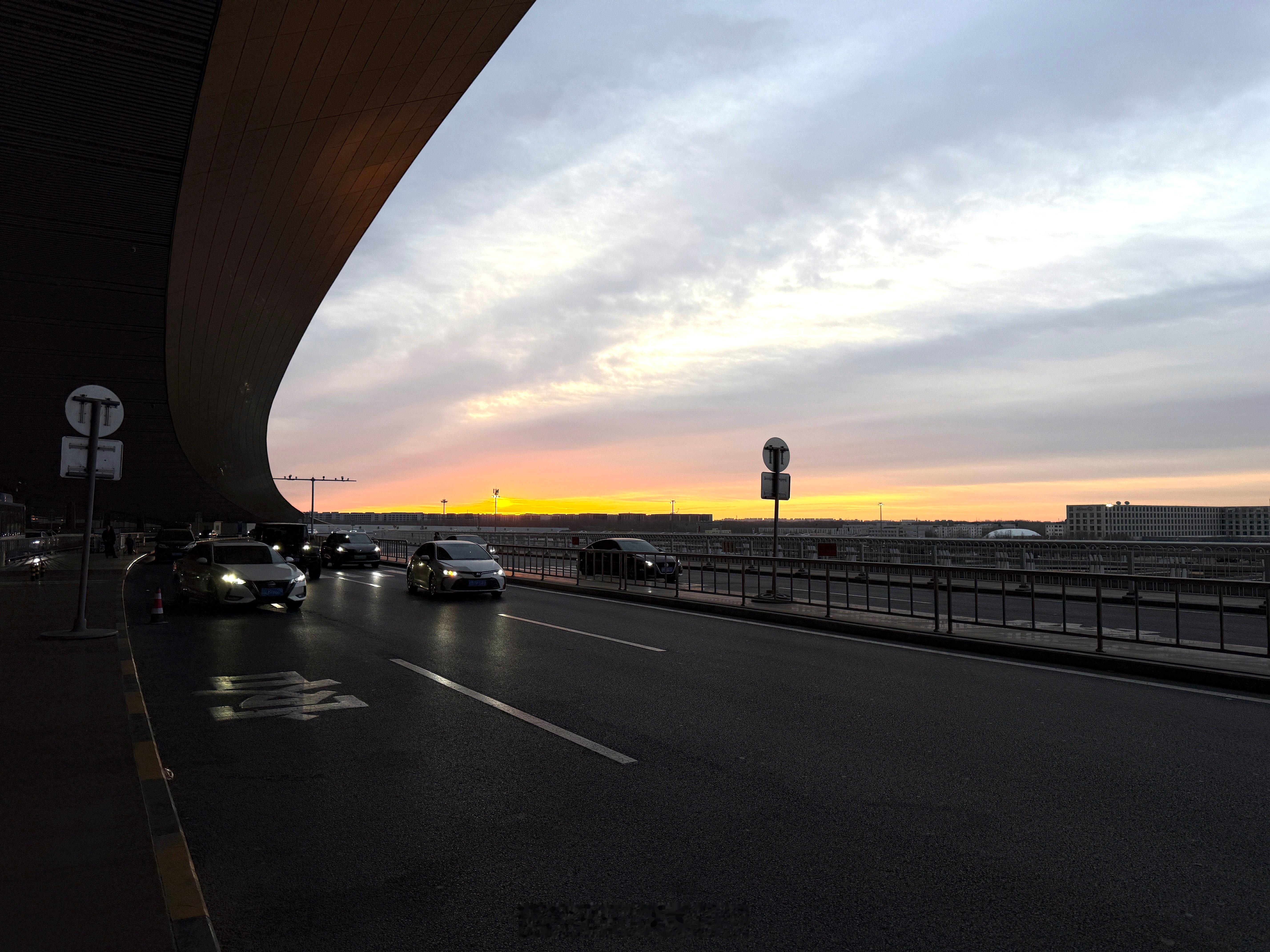 卫生搞了头发理了球说完了该回家了 