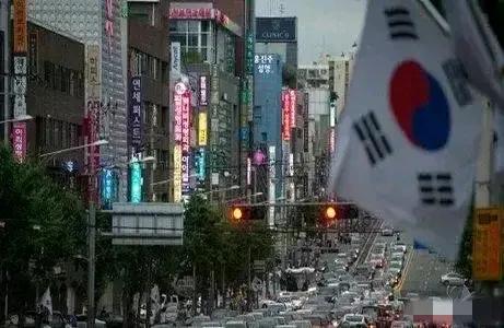 韩国2024年人均GDP达3.6万美元，超过日本。
财联社2月3日电，韩国财政部