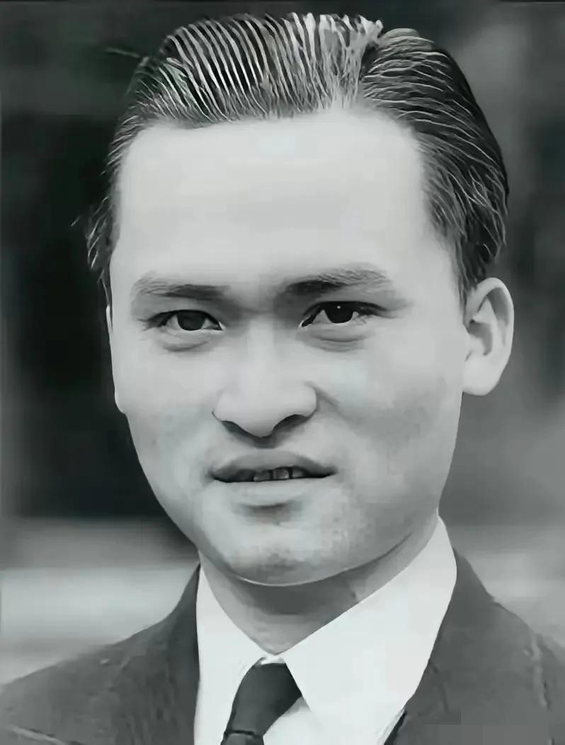 1942年，一名24岁的中国船员掉入南大西洋，靠着吃生鱼喝鸟血强撑了133天，凭