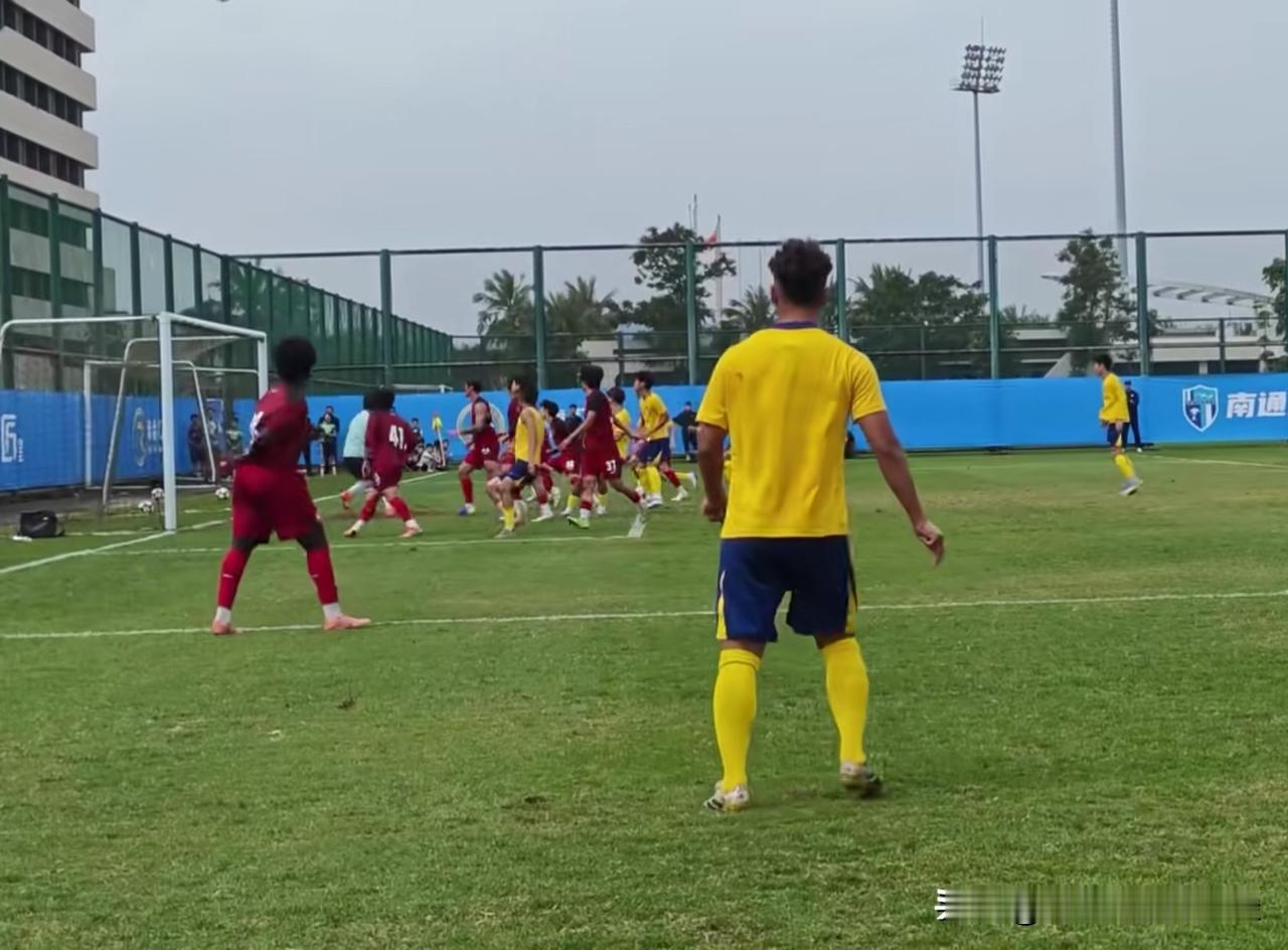 南通支云冬训第三场热身赛，全华班应战单外援出战的首尔FC。众所周知对方是老牌亚冠