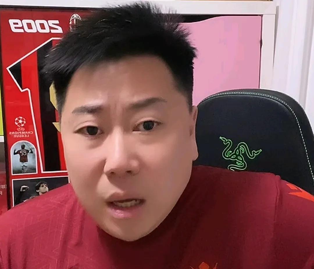 媒体人李宝库认为，裁判漏判了U23国足两个点球。
在U23国足2-2战平泰国U2