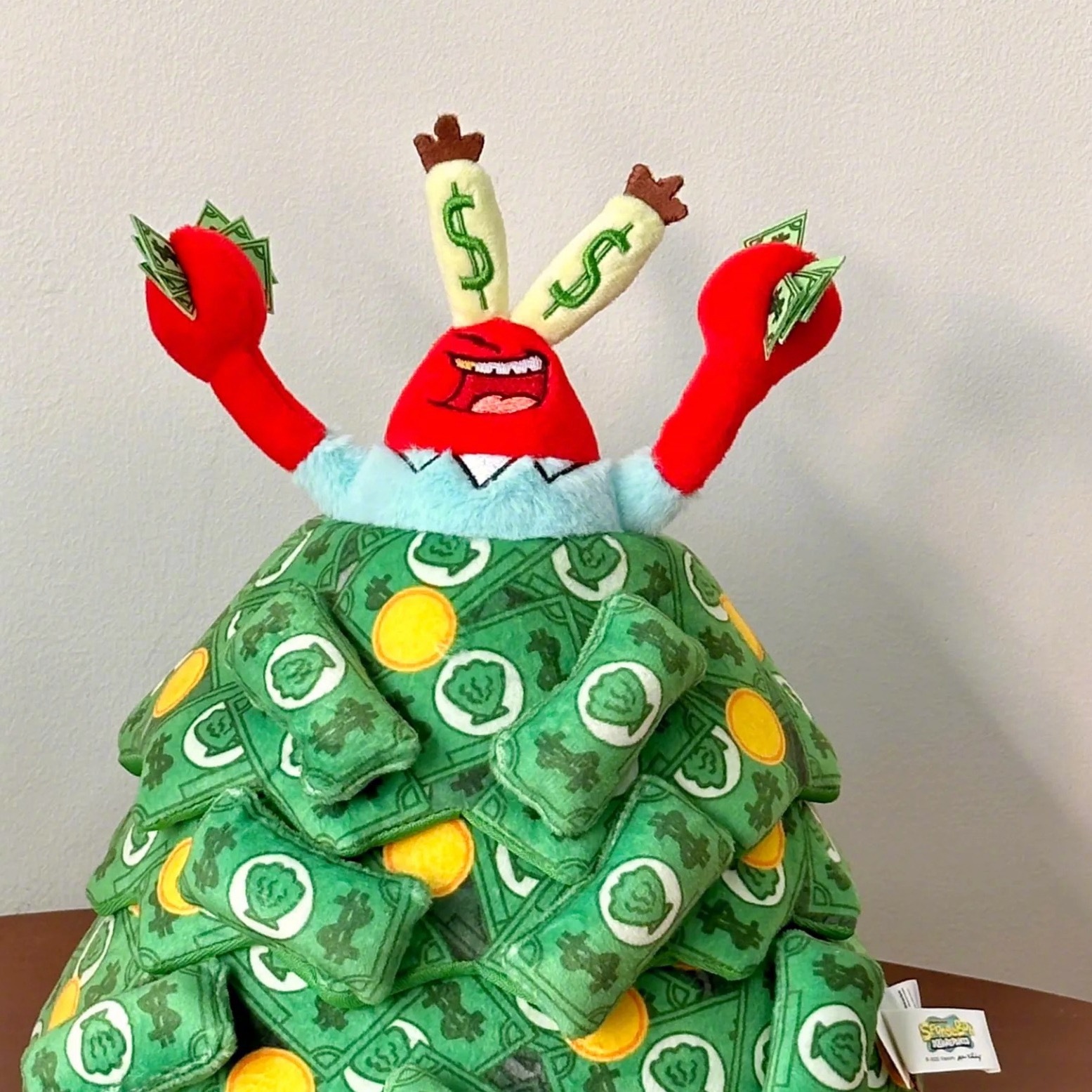 好闺闺给准备的圣诞惊喜一颗蟹老板圣诞树🎄也是一个储存物品的收纳盒尊嘟爆炸喜欢