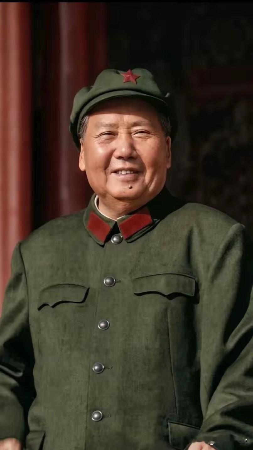 一身戎装，一心为民