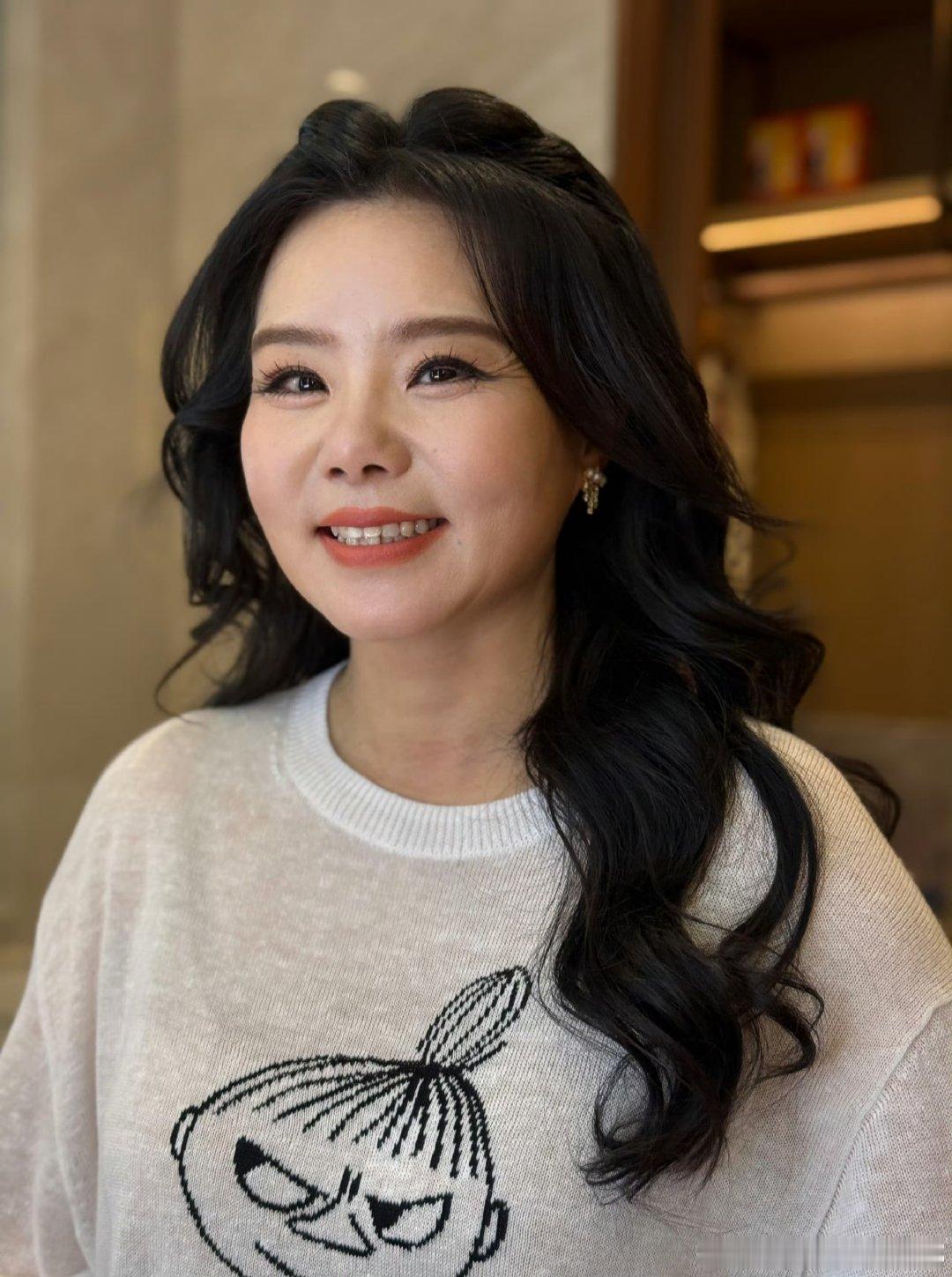 网友逐一破解歌手帮唱嘉宾线索龚琳娜歌手歌王之战帮唱尤长靖歌手2026歌手收官帮唱