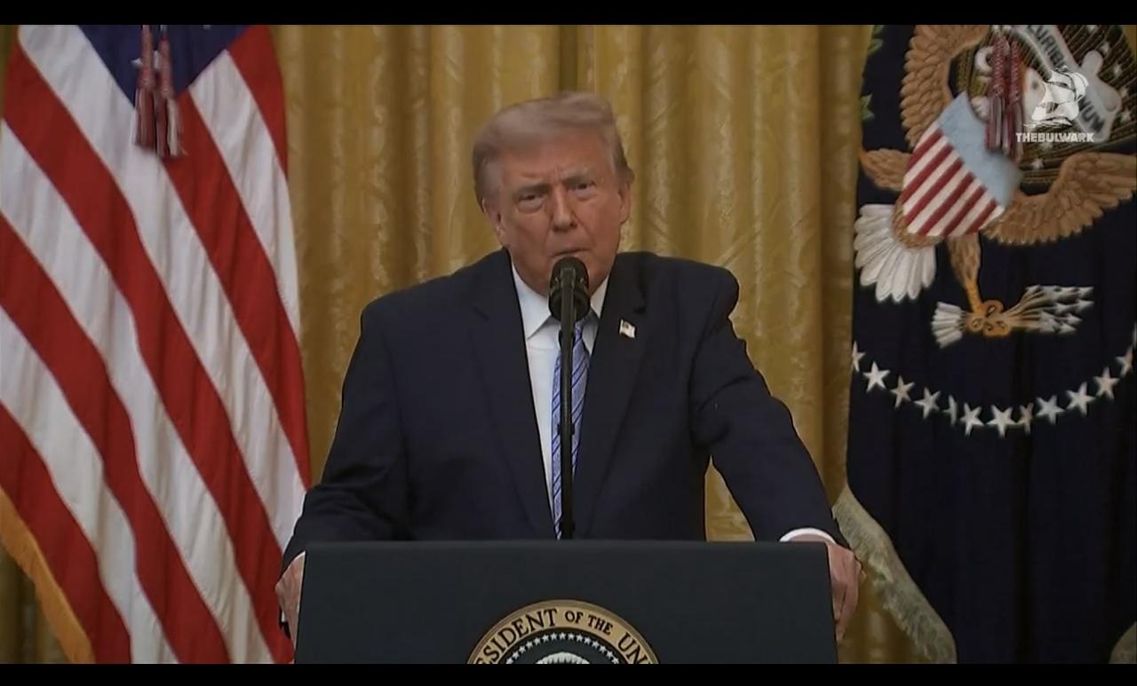 特朗普：“我们的国家比以往任何时候都更加安全、强大和富裕。”

在谈到他重新上任