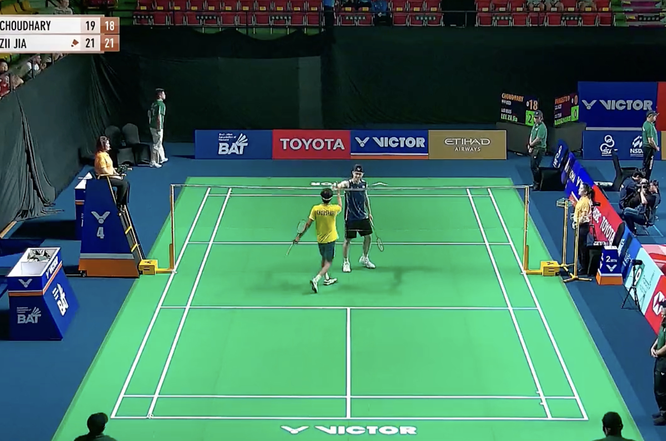 资格赛首轮：李梓嘉🇲🇾 21-19、21-18 🇮🇳马纳夫2026年泰国
