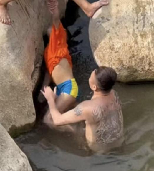 “好人不长命！”湖北一男孩溺水沉底，一肺癌晚期的男子潜水将其捞出救活！面对记者采
