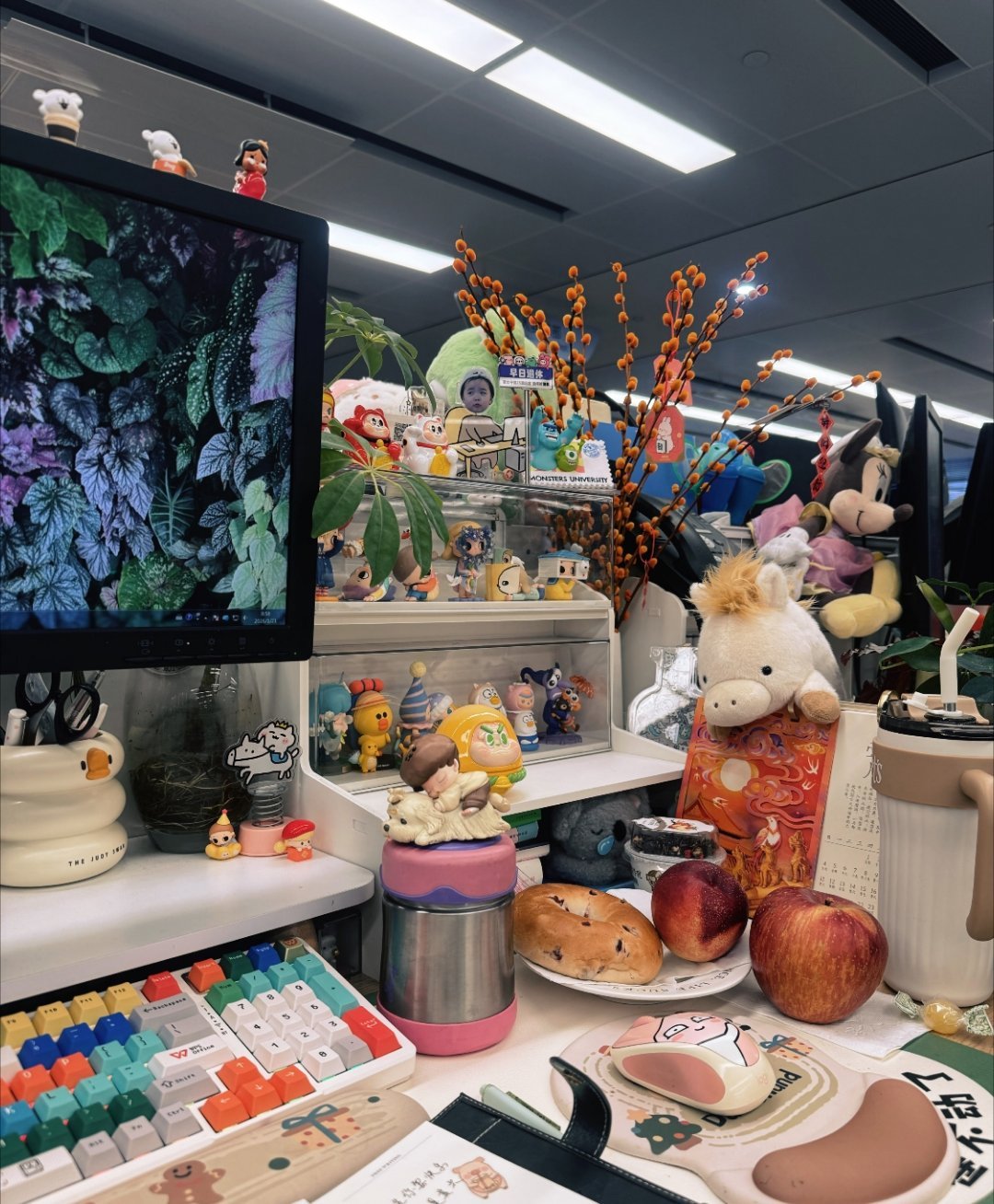 上班已经够辛苦了，对自己大方点真没毛病。花点钱买开心、买舒服，就是为了让日子不那