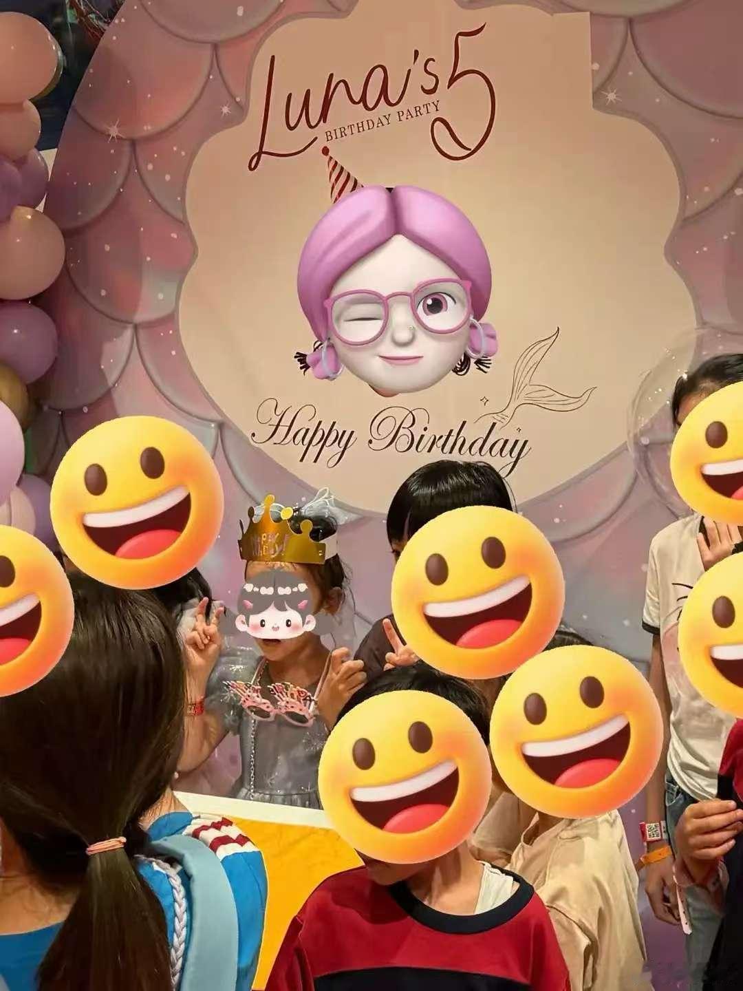 林峯张馨月为女儿庆祝5岁生日 林峯不愧是出了名的宠女狂魔，连生日派对都亲自张罗，