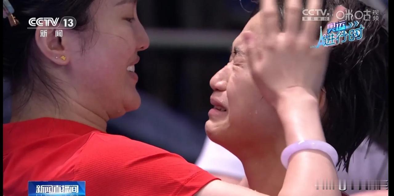 全红婵，第三位成功蝉联女子10米台奥运冠军的中国选手。
陈若琳，第二位成功蝉联女