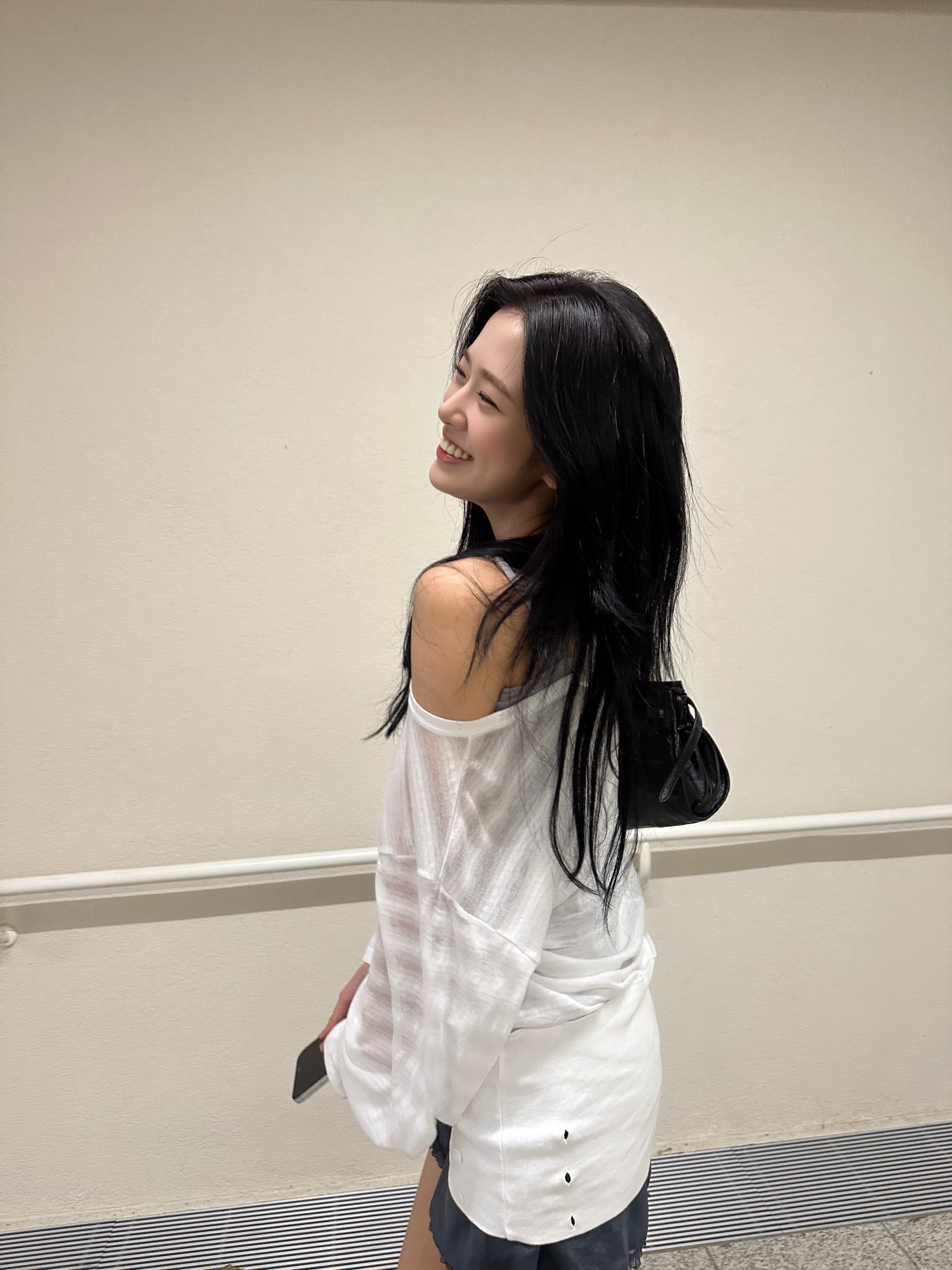 260830 _yujin_an 宥真尼更新看到最后喔🎶 리도어（Redoor