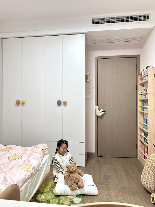 她才幼儿园，就有属于自己的儿童房和会客厅