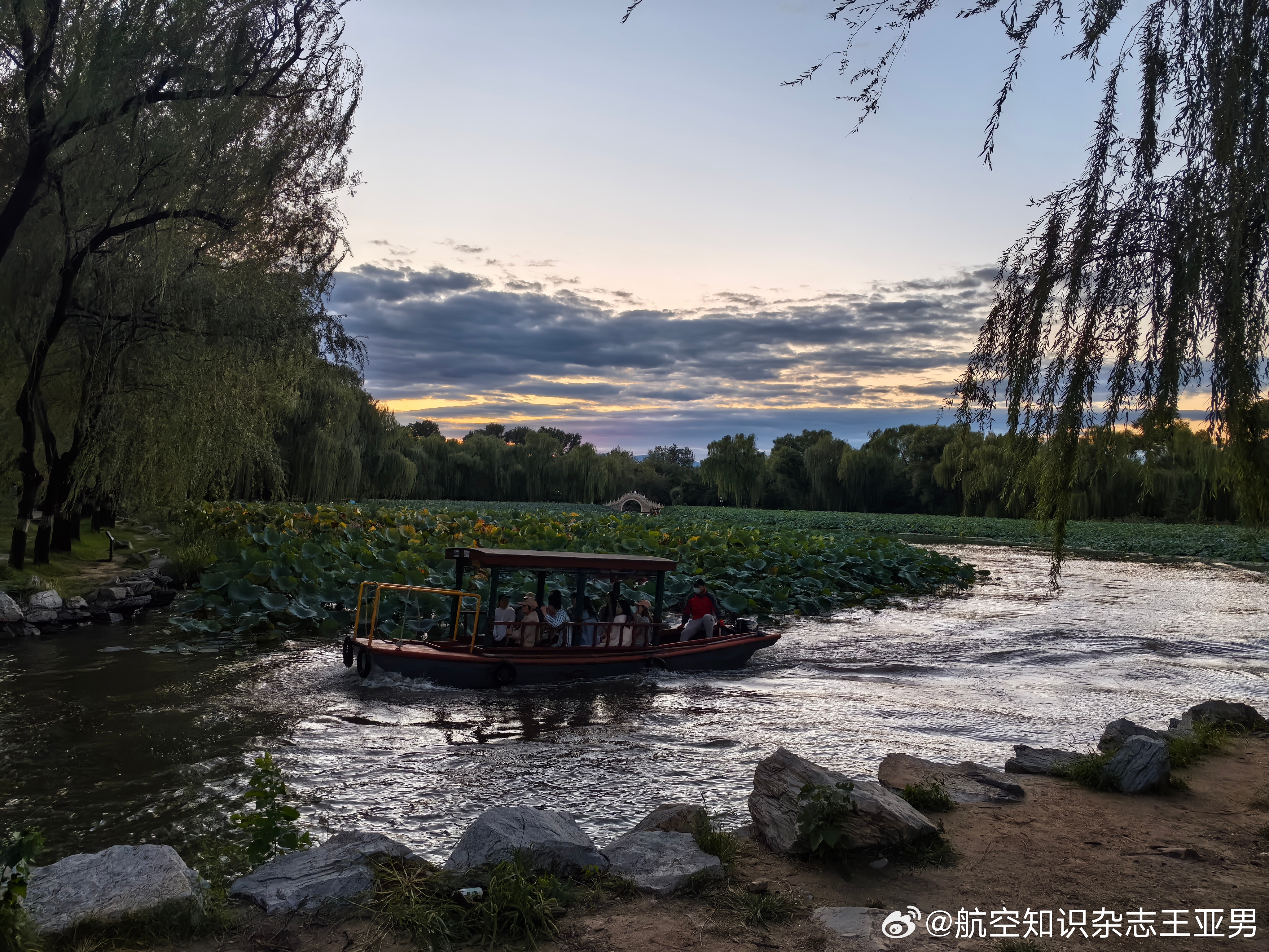 有件事有点难。如果你干了一件很王八蛋的事儿，又想让人家相信，我虽然干了王八蛋的事