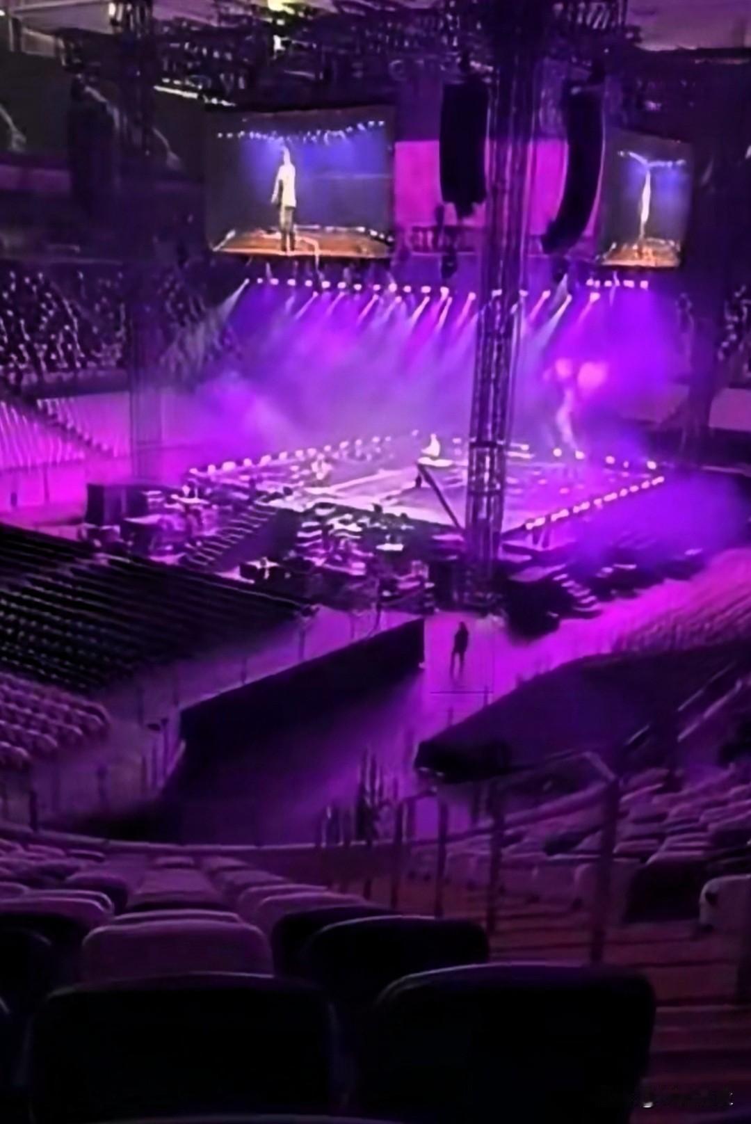 11月28日，在收到上海巡演被取消的通知后，日本歌姬滨崎步当晚决定进行“一人演唱